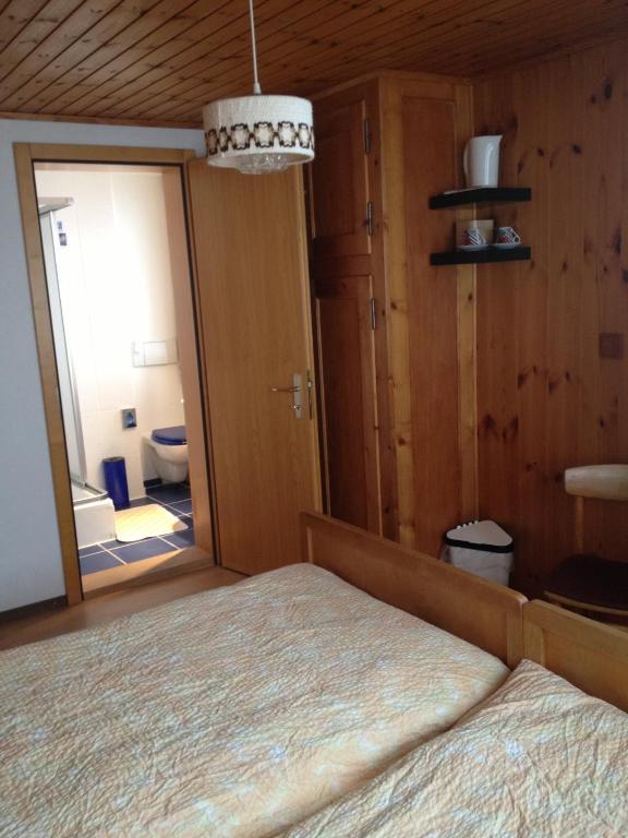 Hotel Restaurant Emshorn Oberems Værelse billede